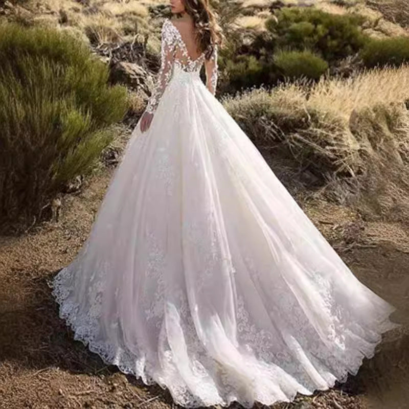 Women's Elegant Lace Detailed Wedding Dress With Voluminous Skirt ¨C Princess Bridal Gown